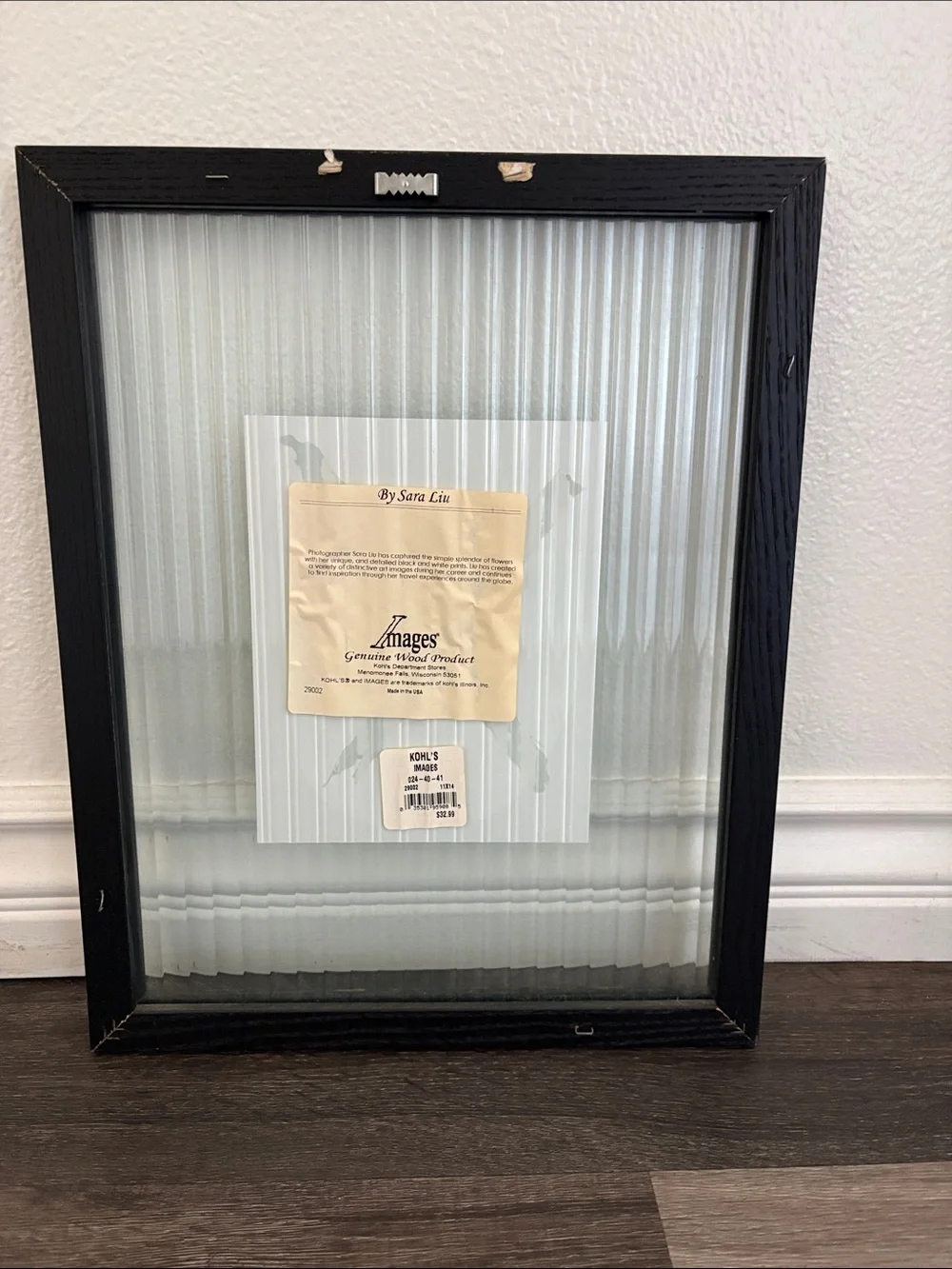 Kohl's Black Wood Ribbed Glass Frame
